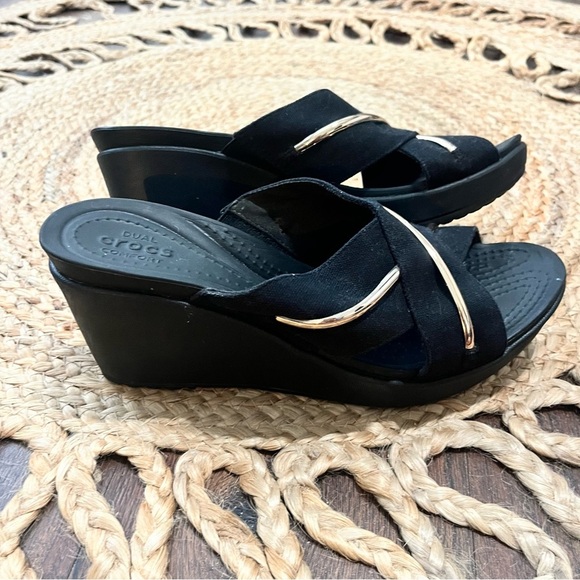 Crocs Leigh ii Metalblock Dual Comfort Wedge Platform black with gold size 9 - Picture 1 of 5